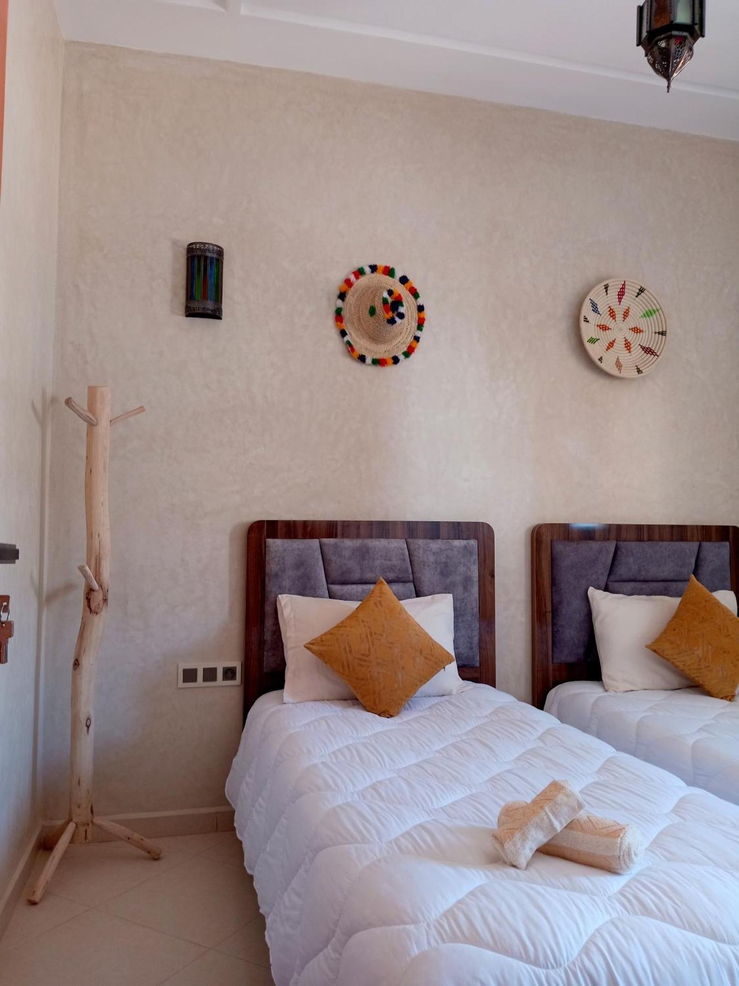 Taghoba Surf House Hostel Tamraght Bagian luar foto