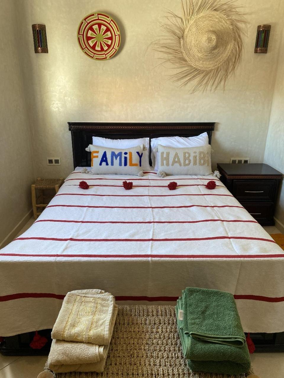 Taghoba Surf House Hostel Tamraght Ruang foto